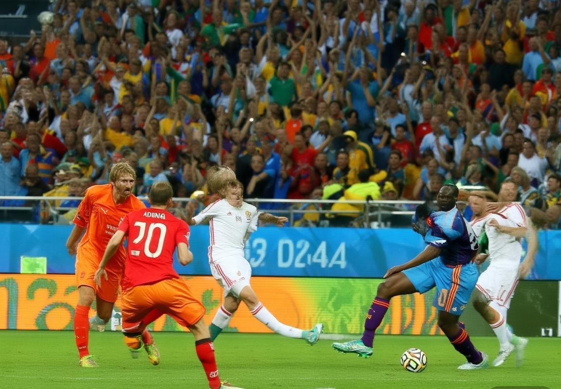 2014世界杯决赛：荷兰西班牙巅峰对决精彩回顾(图2)